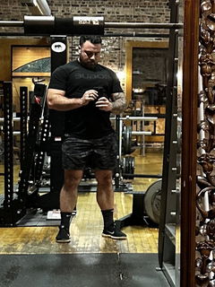 Photo by MauiThor with the username @MauiThor, who is a verified user,  July 19, 2024 at 5:19 AM and the text says 'Powerlifting bear'