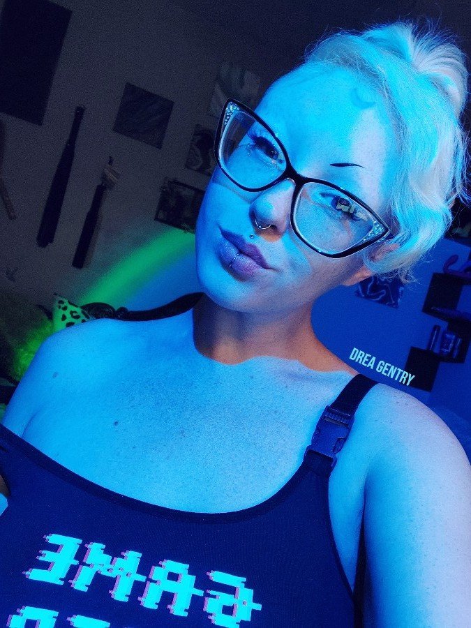Photo by CHAOS REIGNS with the username @dreagentry, who is a star user,  January 8, 2024 at 5:10 PM. The post is about the topic Goth Girls and the text says 'r u obsessed with me yet?

beacons.ai/dreagentry

#goth #cute #brat #glasses #tattoos #smirk #tease #kinky'