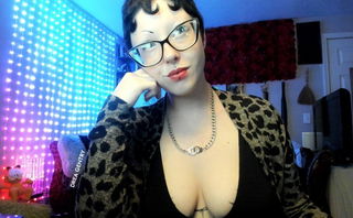 Photo by CHAOS REIGNS with the username @dreagentry, who is a star user,  June 30, 2024 at 5:31 AM and the text says 'Another payday to pour into My hands!

chaturbate.com/dreagentry

#findom #financialdomination #finbrat #tease #goth #shorthair #chaturbate #cammodel #kinkchat #fetishchat #silentsends #ignorefetish'