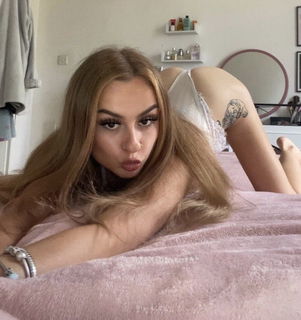 Photo by princesselxo with the username @princesselxo, who is a star user,  July 16, 2023 at 1:18 PM. The post is about the topic OnlyFans and the text says 'hit it from the back please'