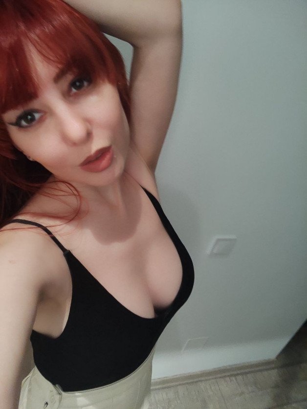 Photo by Ari Lynn with the username @arilynn1, who is a verified user, posted on July 27, 2023. The post is about the topic MILF and the text says 'if you want to see more you know what to do! 😝😜'