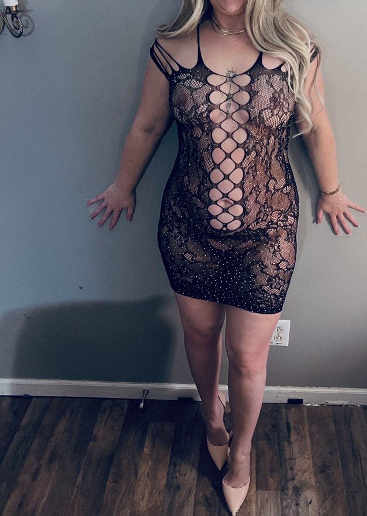 Photo by Bombshellbelle87 with the username @Bombshellbelle87, who is a star user,  January 22, 2024 at 1:00 AM. The post is about the topic Amateurs and the text says 'I need someone to spoil me. 🥵💦'