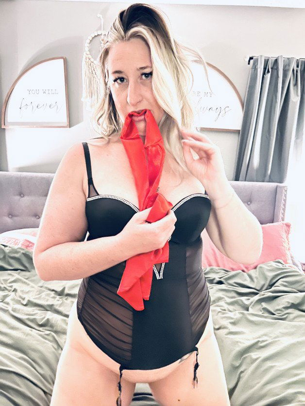 Photo by Bombshellbelle87 with the username @Bombshellbelle87, who is a star user,  September 24, 2023 at 2:19 AM. The post is about the topic Amateurs and the text says 'Would you let me bounce on your cock? 😈😈💦💦'
