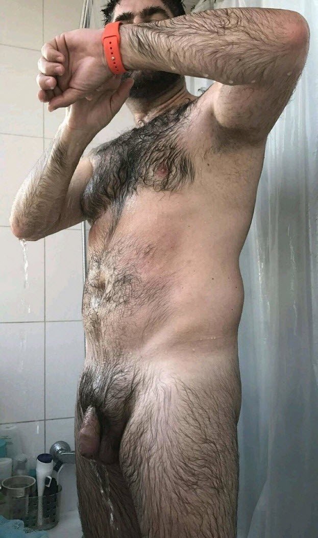 Photo by Lolasdad with the username @AllAboutMen,  January 18, 2018 at 6:46 AM and the text says 'funsize63:
mydaddyishairy:


My Daddy is Hairy - over 94,000 followers: Archive



Yummmmm'