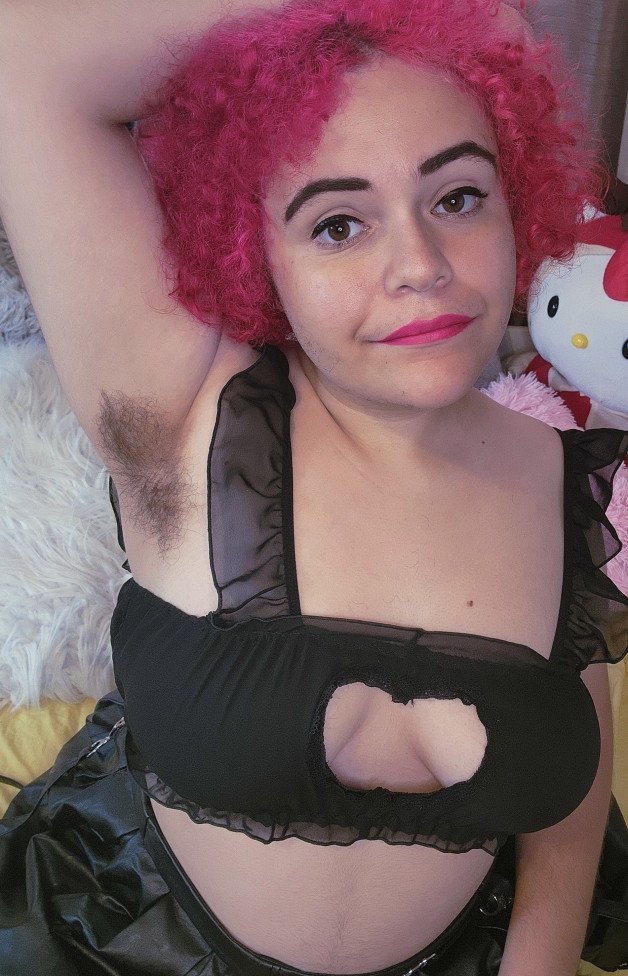 Photo by scoobsboobs with the username @scoobsboobs, who is a star user,  September 7, 2023 at 1:47 AM. The post is about the topic Hairy Armpits and the text says 'Come sniff them'