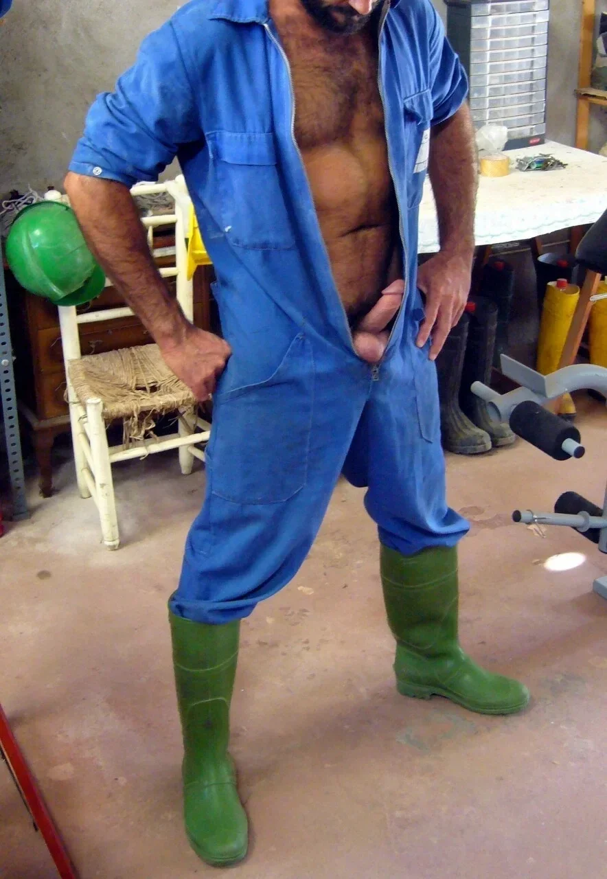 Photo by DirtyDaddyFunStuff with the username @DirtyDaddyPorn, who is a verified user,  April 14, 2024 at 12:32 AM and the text says '#Construction 3  #toolbelts #uniforms #butch #manly #worksex #hairy #handyman #armpits'