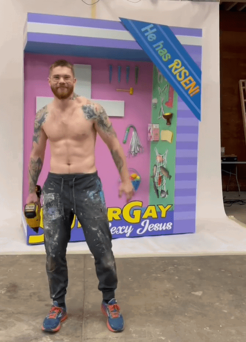 Photo by DirtyDaddyFunStuff with the username @DirtyDaddyPorn, who is a verified user,  December 7, 2023 at 11:28 PM and the text says 'Lordy 3 #ginger #god #jesus #beard #tats #muscle #buff #butch #barbie'