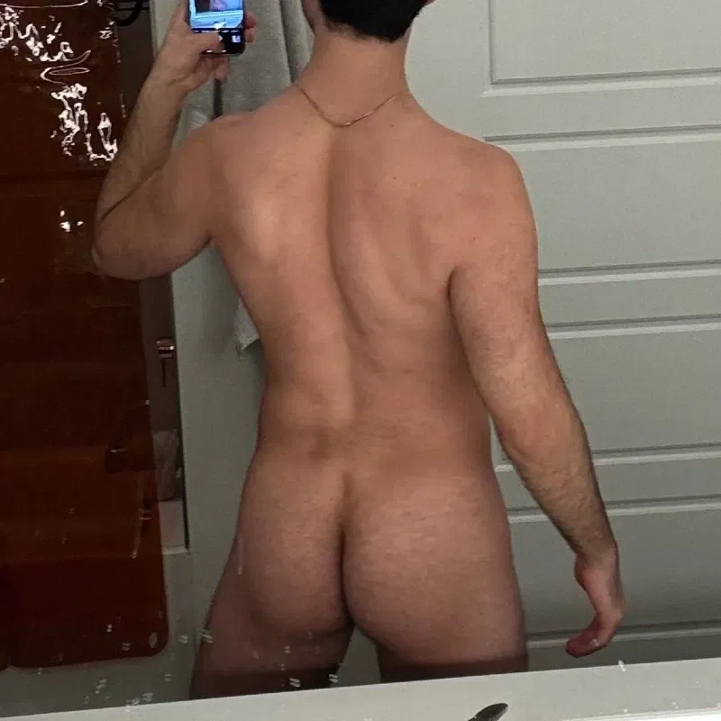 Album by DirtyDaddyFunStuff with the username @DirtyDaddyPorn, who is a verified user,  April 3, 2024 at 7:52 PM and the text says 'Hot Hunks 45'