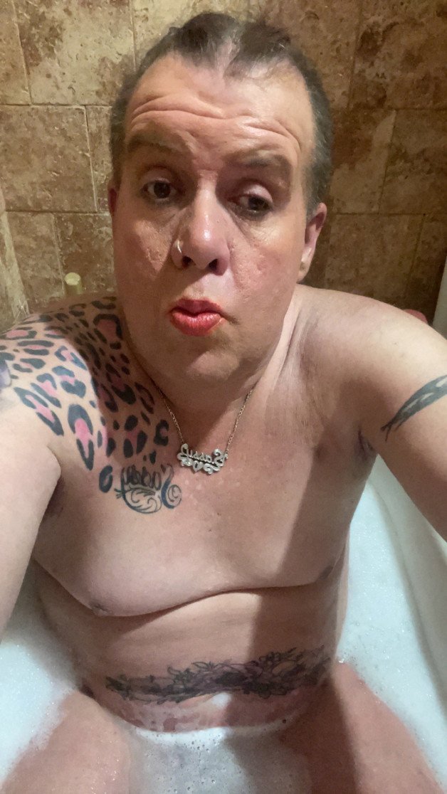 Photo by Kentuckycagedhubby with the username @Kentuckycagedhubby, who is a verified user,  December 20, 2023 at 7:31 AM and the text says 'wife got me all dirty now time to get clean then bed time'