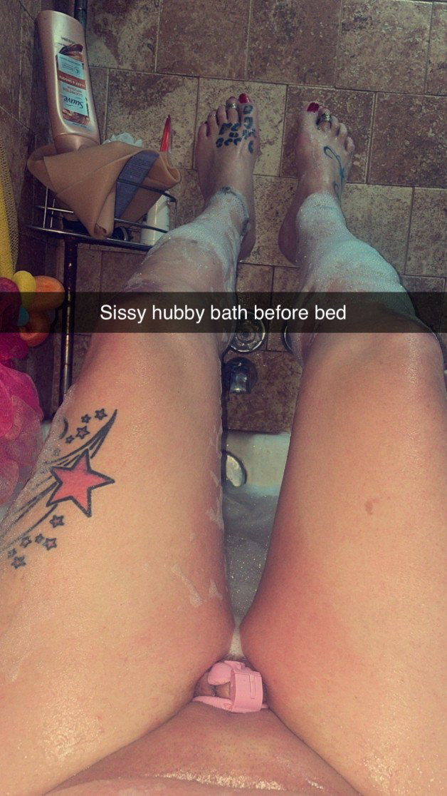 Photo by Kentuckycagedhubby with the username @Kentuckycagedhubby, who is a verified user,  December 20, 2023 at 7:32 AM and the text says 'i love bubble baths'