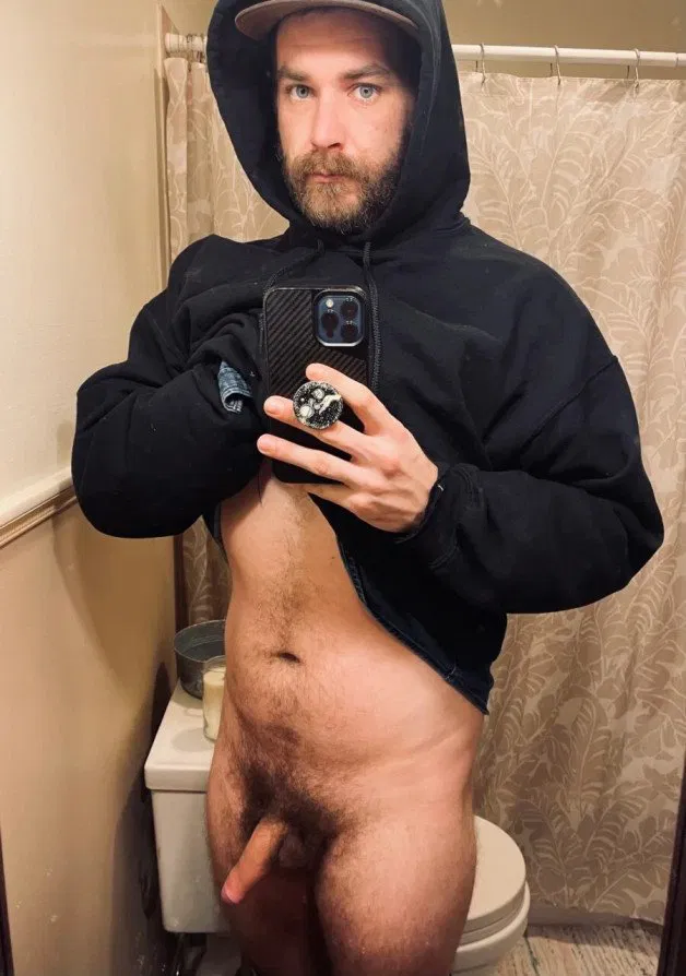 Photo by AussieHardinboy32 with the username @Hardinboy67, who is a verified user,  May 19, 2024 at 2:12 AM. The post is about the topic Hardinboy's Wanking Stuff