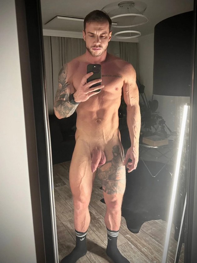 Photo by AussieHardinboy32 with the username @Hardinboy67, who is a verified user,  May 3, 2024 at 3:06 AM. The post is about the topic Hardinboy's Wanking Stuff