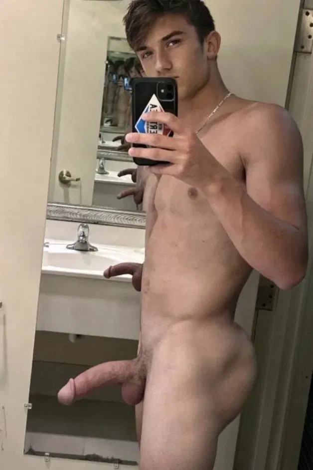 Photo by AussieHardinboy32 with the username @Hardinboy67, who is a verified user,  March 4, 2024 at 1:14 AM. The post is about the topic Hardinboy's Wanking Stuff