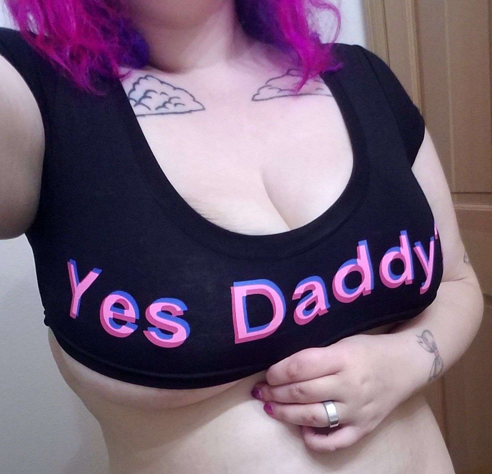 Photo by Alice Rain with the username @ephemeralrain, who is a verified user,  June 14, 2019 at 8:53 PM. The post is about the topic Amateurs and the text says 'please fuck me daddy!'
