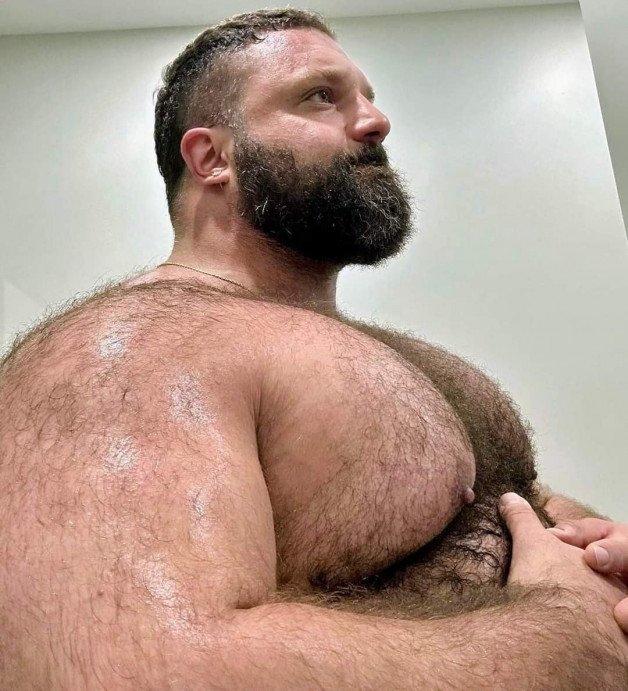 Photo by CubkinkSubmind with the username @CubkinkSubmind, who is a verified user,  May 26, 2024 at 6:59 PM. The post is about the topic Gay Hairy Back