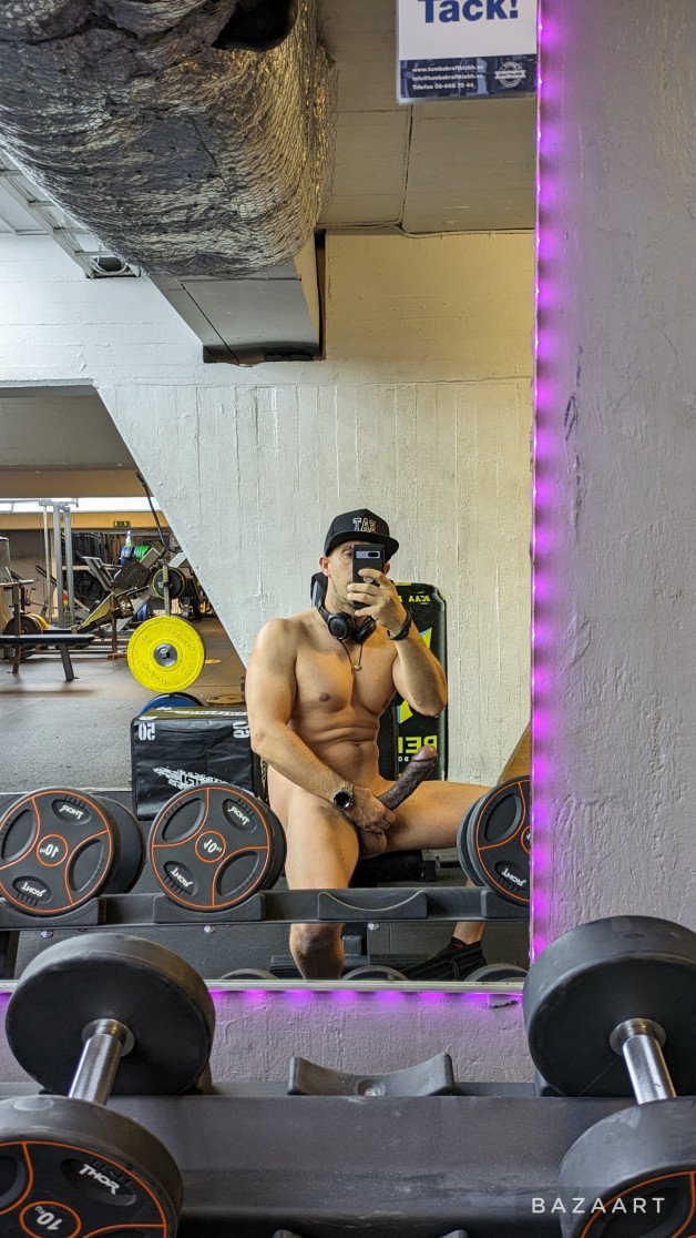 Watch the Photo by Gymbwc with the username @Gymbwc, who is a verified user, posted on January 16, 2024 and the text says 'flashing at public gym #public #bigdick #bwc #9inch'