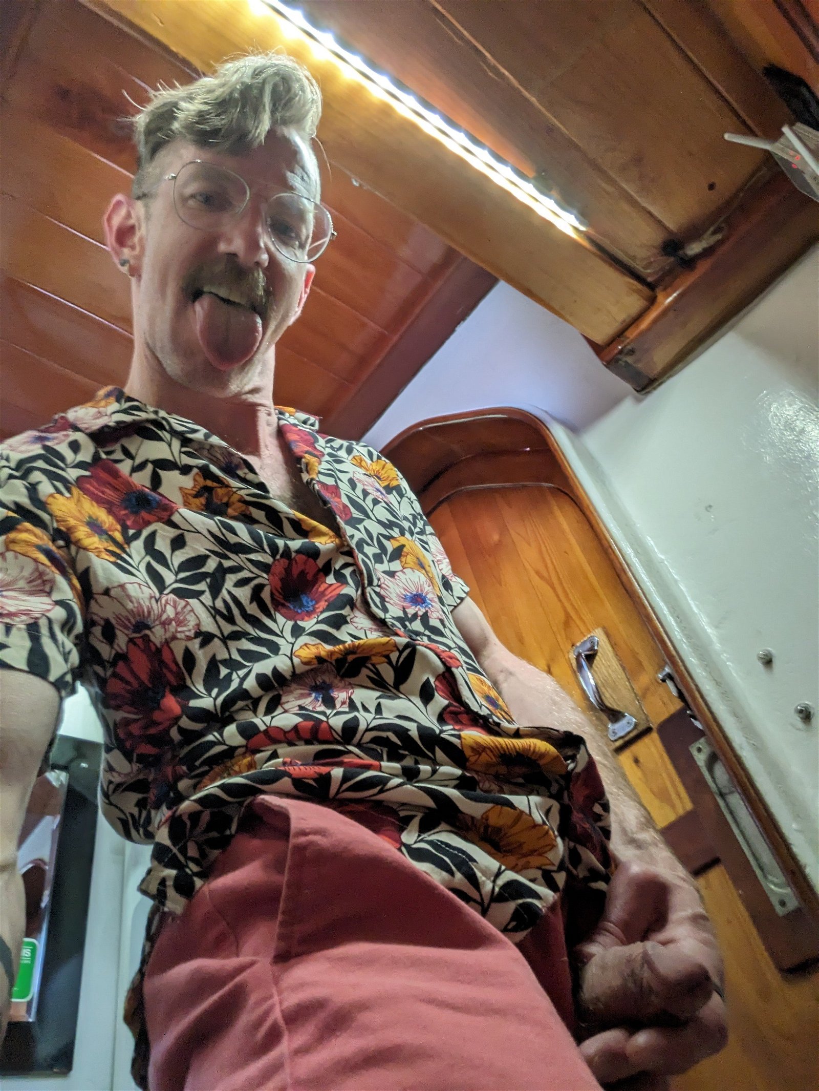 Photo by RandyRion with the username @RandyRion, who is a verified user,  January 27, 2024 at 1:13 AM and the text says 'Below deck selfie, oink!'