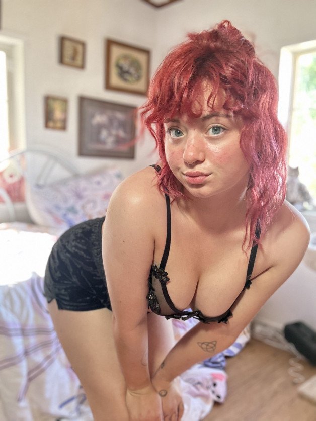 Photo by Abby with the username @redheadabby, who is a star user,  June 29, 2024 at 7:55 PM. The post is about the topic Side-boob & downblouse and the text says 'peek-a-boo'