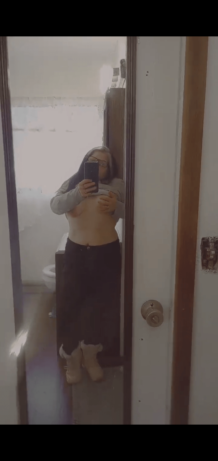 Photo by 420Couplegirly with the username @420Couplegirly, who is a verified user,  March 31, 2024 at 9:19 AM. The post is about the topic Mirror Selfies