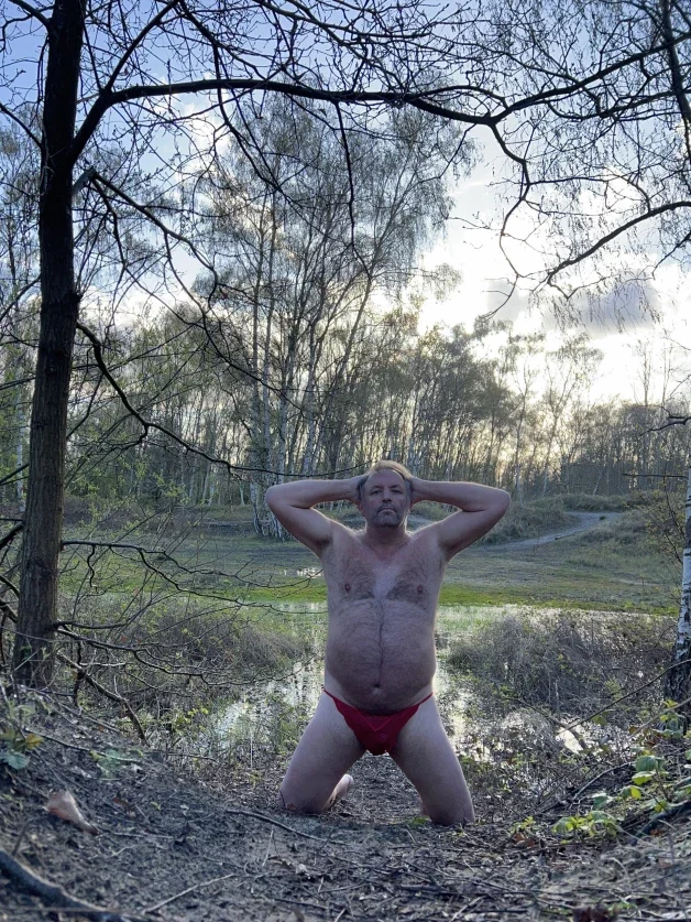 Photo by Oaece with the username @Oaece, who is a verified user,  March 28, 2024 at 6:23 PM and the text says 'Nude at the park @Antwerp 240328'