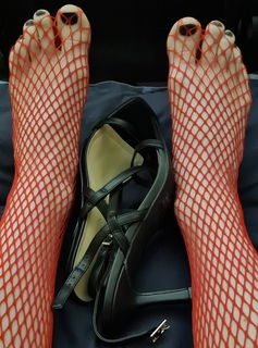 Shared Photo by Ste with the username @Twixy, who is a verified user,  December 11, 2024 at 11:09 PM. The post is about the topic #sissywurm and the text says '#sissy #sissywurm #feet'