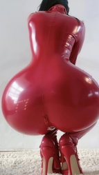 Photo by Latexdating with the username @Latexdating, who is a verified user,  April 2, 2023 at 5:13 PM. The post is about the topic LatexDating