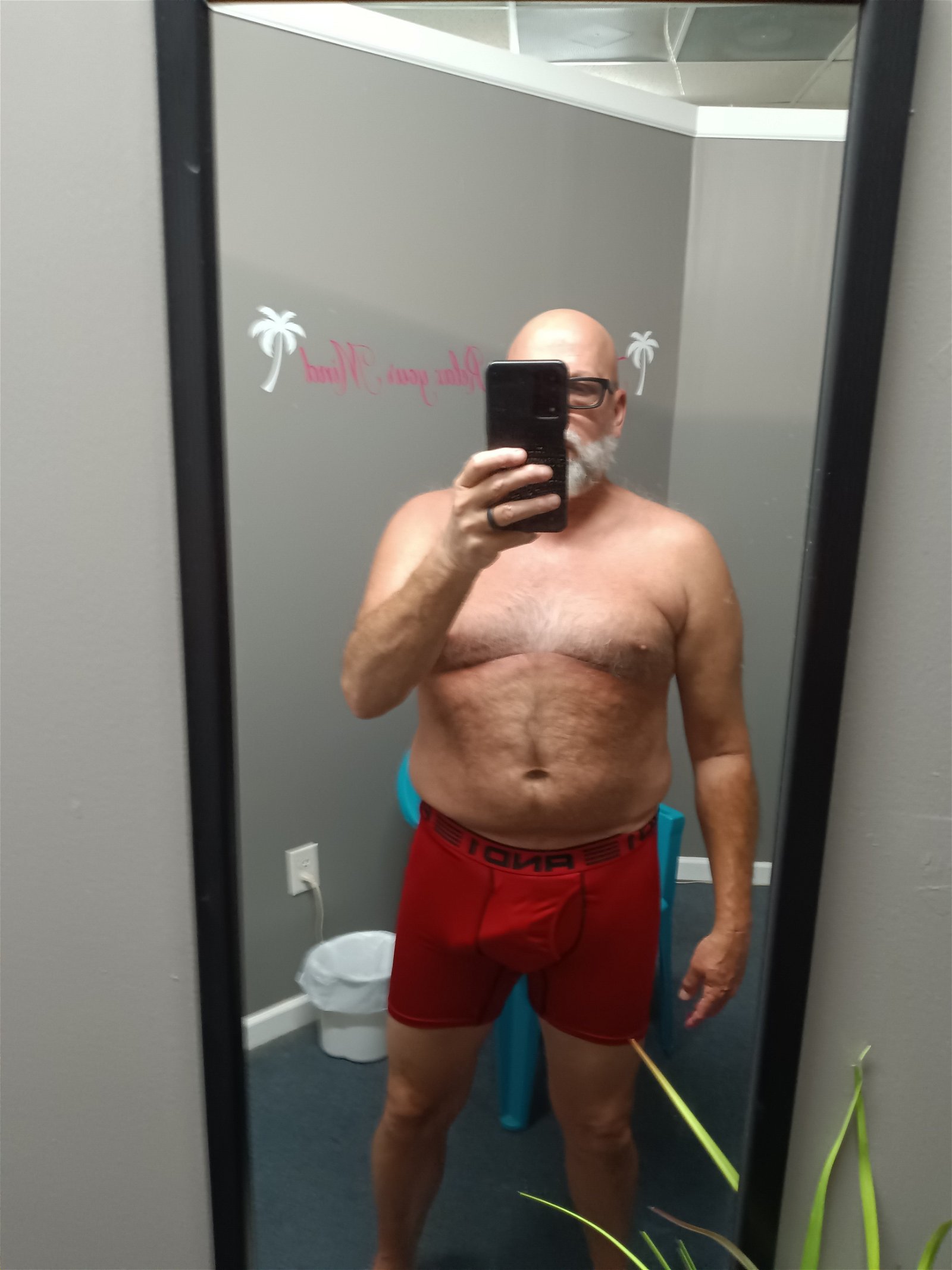 Photo by BIGTOM1631 with the username @BIGTOM1631, who is a verified user,  May 10, 2024 at 4:04 PM and the text says 'How about my DAD bod😁'