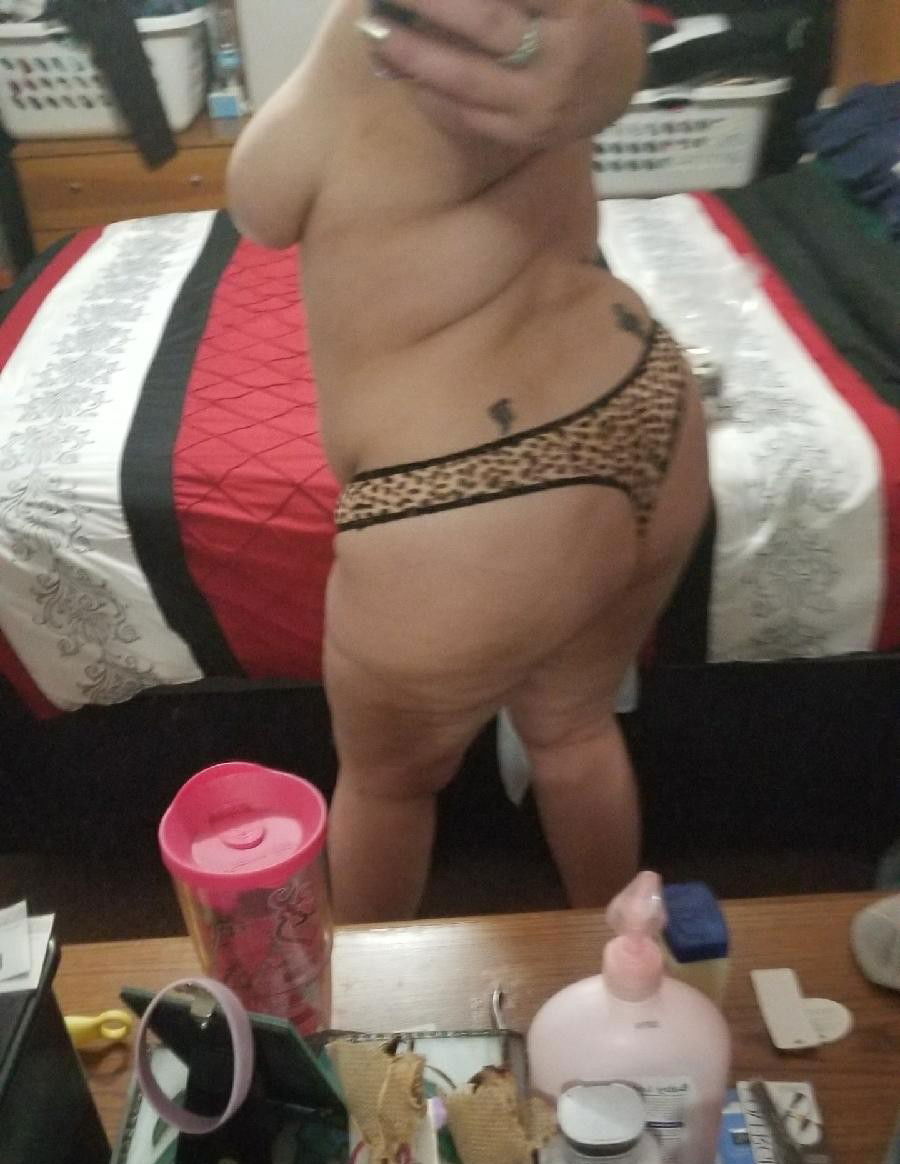 Album by Ahotwife16 with the username @Ahotwife16, who is a verified user,  January 25, 2019 at 9:20 PM and the text says '#hotwife #bigtits #thick #bigass #plump'