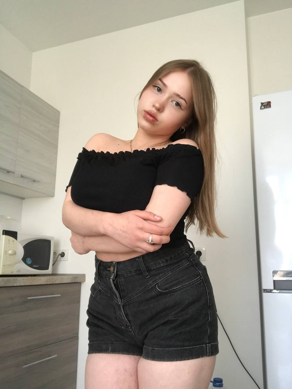 Photo by Mia Milkers with the username @MiaMilkers, who is a star user,  February 17, 2024 at 1:48 AM. The post is about the topic Sexy BBWs and the text says 'Who is a lover of girls with huge forms? 😍'