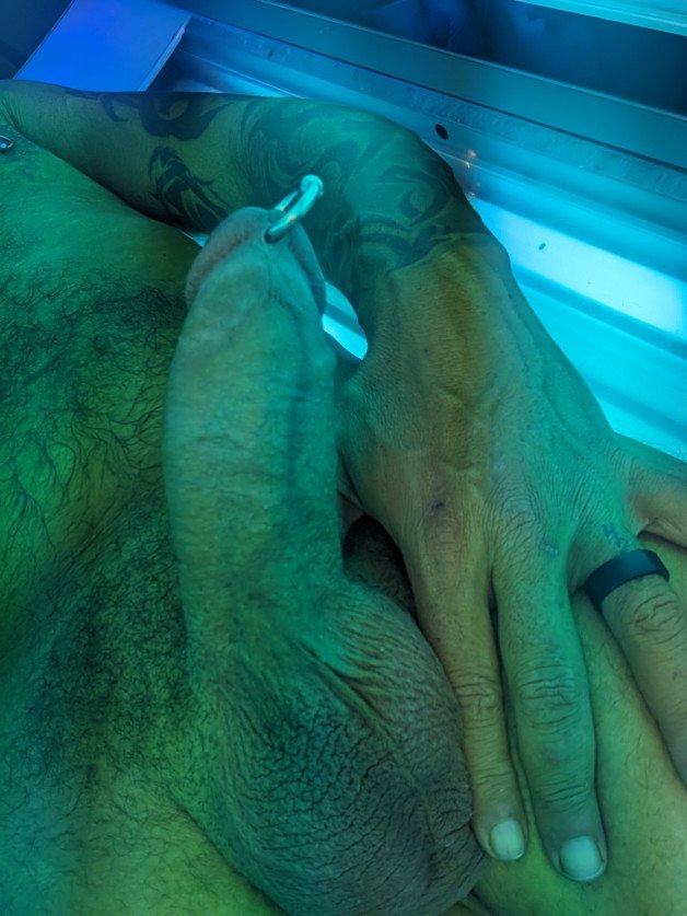 Photo by TySterkx with the username @TySterkx, who is a star user,  March 12, 2024 at 5:11 AM. The post is about the topic Gay Exhibitionists and the text says 'Ever fucked in a tanning bed? Want to?'