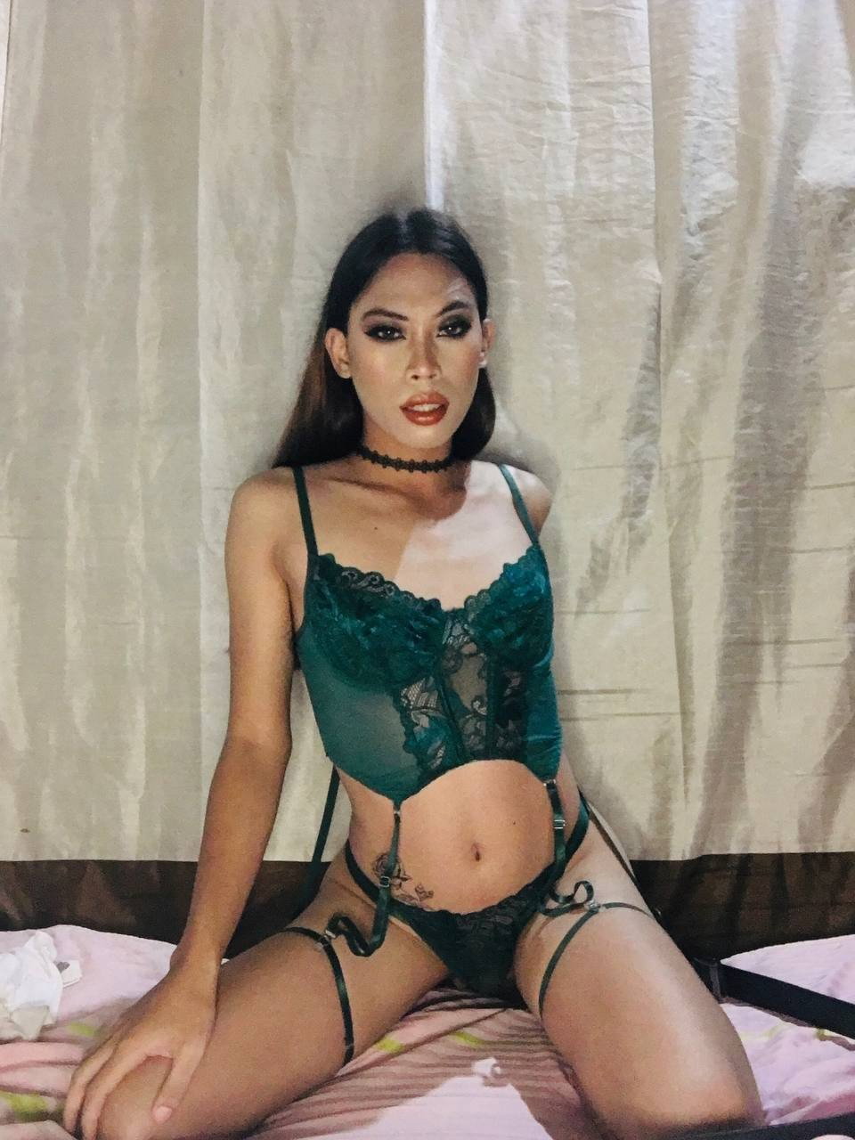 Photo by SissySara69 with the username @SissySara69, who is a verified user,  March 31, 2024 at 7:50 AM. The post is about the topic trans femme and the text says 'is Green my color?'