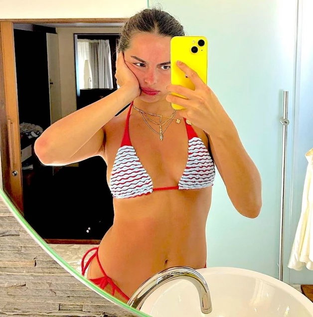 Photo by babecrave with the username @babecrave, who is a verified user,  March 29, 2024 at 12:10 PM. The post is about the topic Addison Rae and the text says 'The gorgeous #AddisonRae shares a #bikini mirror #selfie 
🔥🔥🔥🔥🔥
#celebs #babes #celebrity'