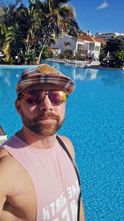 Photo by MrBritainX with the username @MrBritainX, who is a star user,  March 8, 2024 at 10:32 AM and the text says 'enjoying a break away! ☀️'