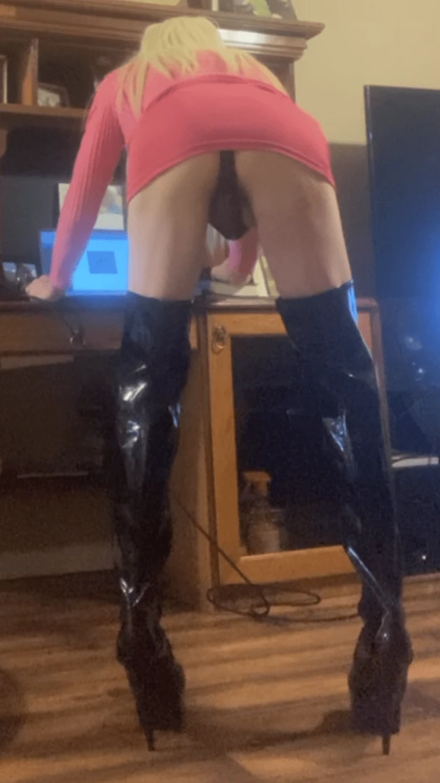 Photo by smoothnseXXXi with the username @smoothnseXXXi, who is a verified user,  April 9, 2024 at 9:21 PM. The post is about the topic Crossdressers and the text says 'I love my "slut boots"'
