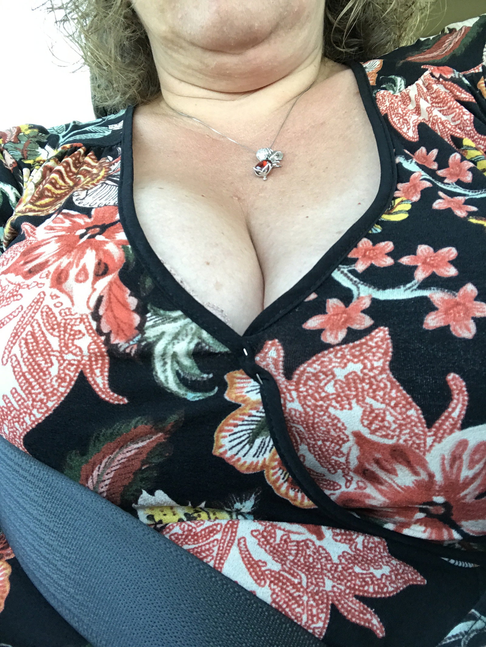 Photo by Foxywifey1975 with the username @Foxywifey1975, who is a verified user,  April 5, 2024 at 10:24 PM and the text says 'Headed to Happy Hour with work friends...sans panties. Wish me luck'