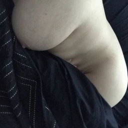 Photo by Foxywifey1975 with the username @Foxywifey1975, who is a verified user,  March 23, 2024 at 2:00 PM and the text says 'Saturday mornings are the best. Just wish I had someone here to keep me warm and you lnow...other things'