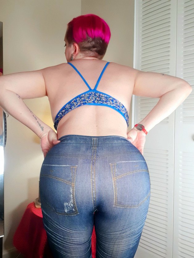 Photo by Kennedy Channing with the username @kennedy36dd, who is a star user,  August 20, 2024 at 11:30 PM. The post is about the topic Ass and the text says 'You know you want to smack it 😚

LINKS ARE IN BIO💝

~💜Manyvids.com: Kennedy Channing
XXX ^^^^

ONLYFANS CONTAINS...
💥Sexy dancing
💥Lingerie
💥Sexy pics (some nudes and pussy shots), 💥Solo
💥Oil play
💥Mini tease videos
💥XXX
💥Try ons
..'