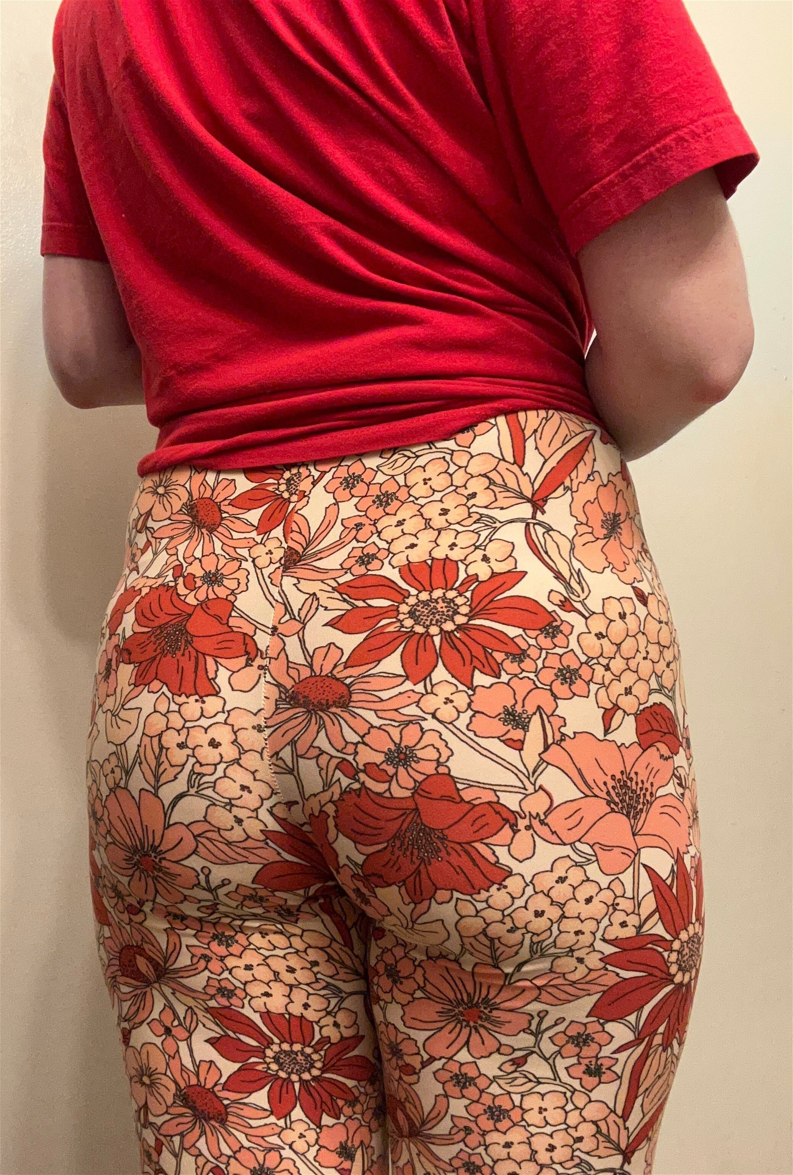 Photo by coffeecalico with the username @coffeecalico, who is a verified user,  April 6, 2024 at 1:16 AM and the text says 'Happy Friday! I hope y'all like these pants, as much as I do. <3'