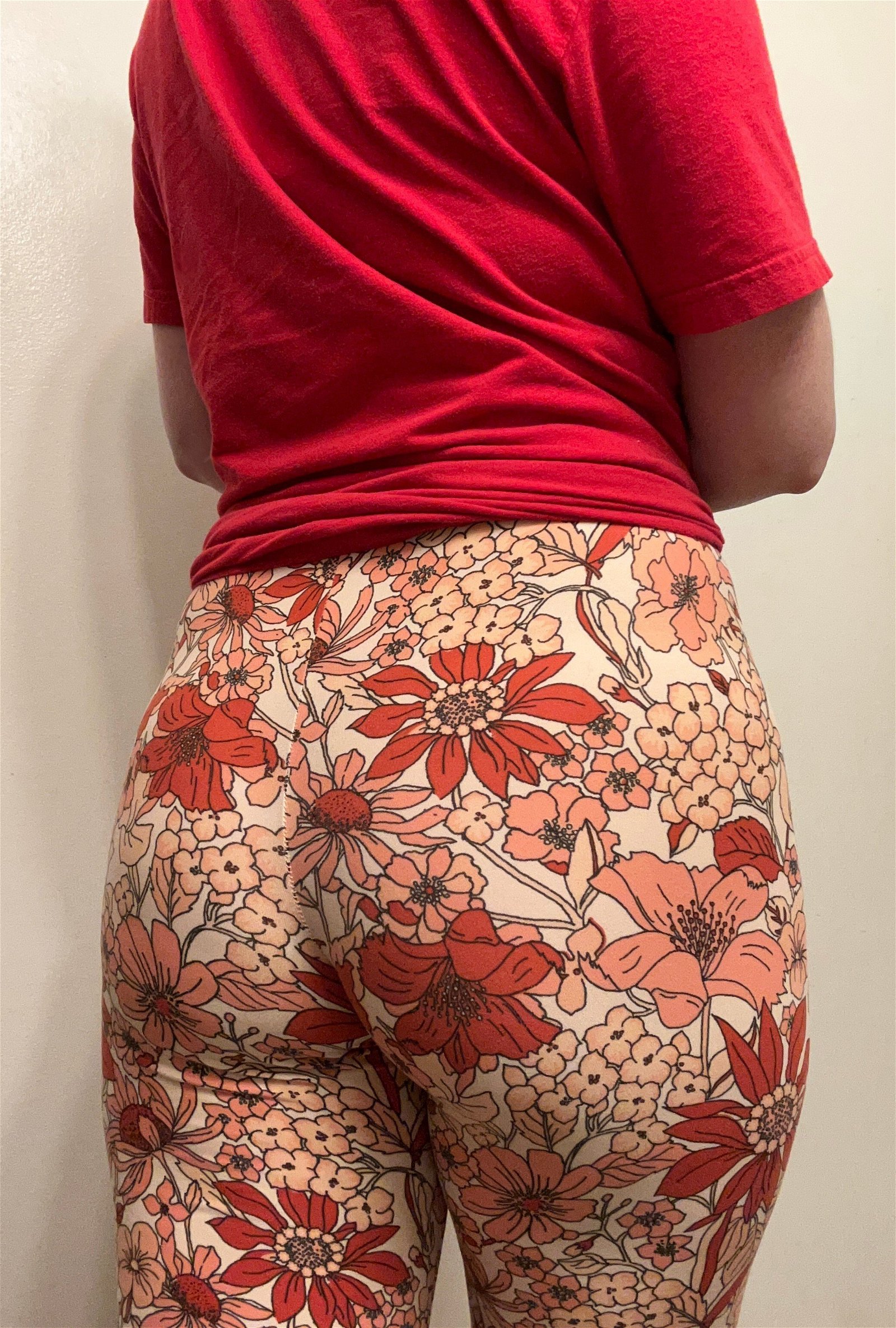 Photo by coffeecalico with the username @coffeecalico, who is a verified user,  April 6, 2024 at 1:16 AM and the text says 'Happy Friday! I hope y'all like these pants, as much as I do. <3'