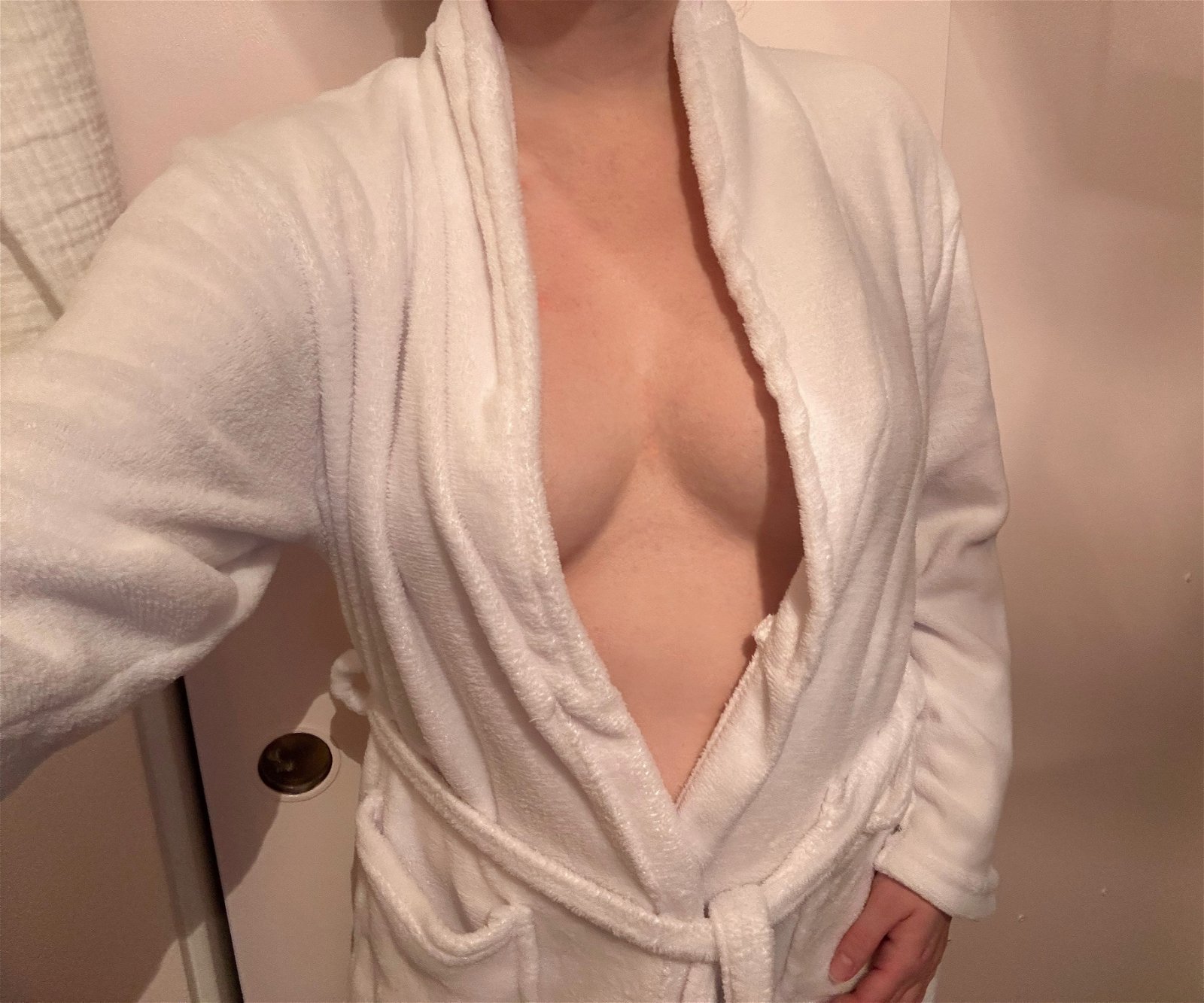 Shared Photo by coffeecalico with the username @coffeecalico, who is a verified user,  May 15, 2024 at 2:00 PM. The post is about the topic Beauties in bathrobes and towels
