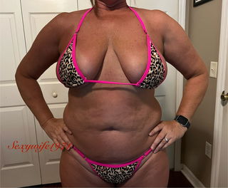 Shared Album by Sexywife1971 with the username @Sexywife1971, who is a verified user,  August 5, 2024 at 7:56 PM