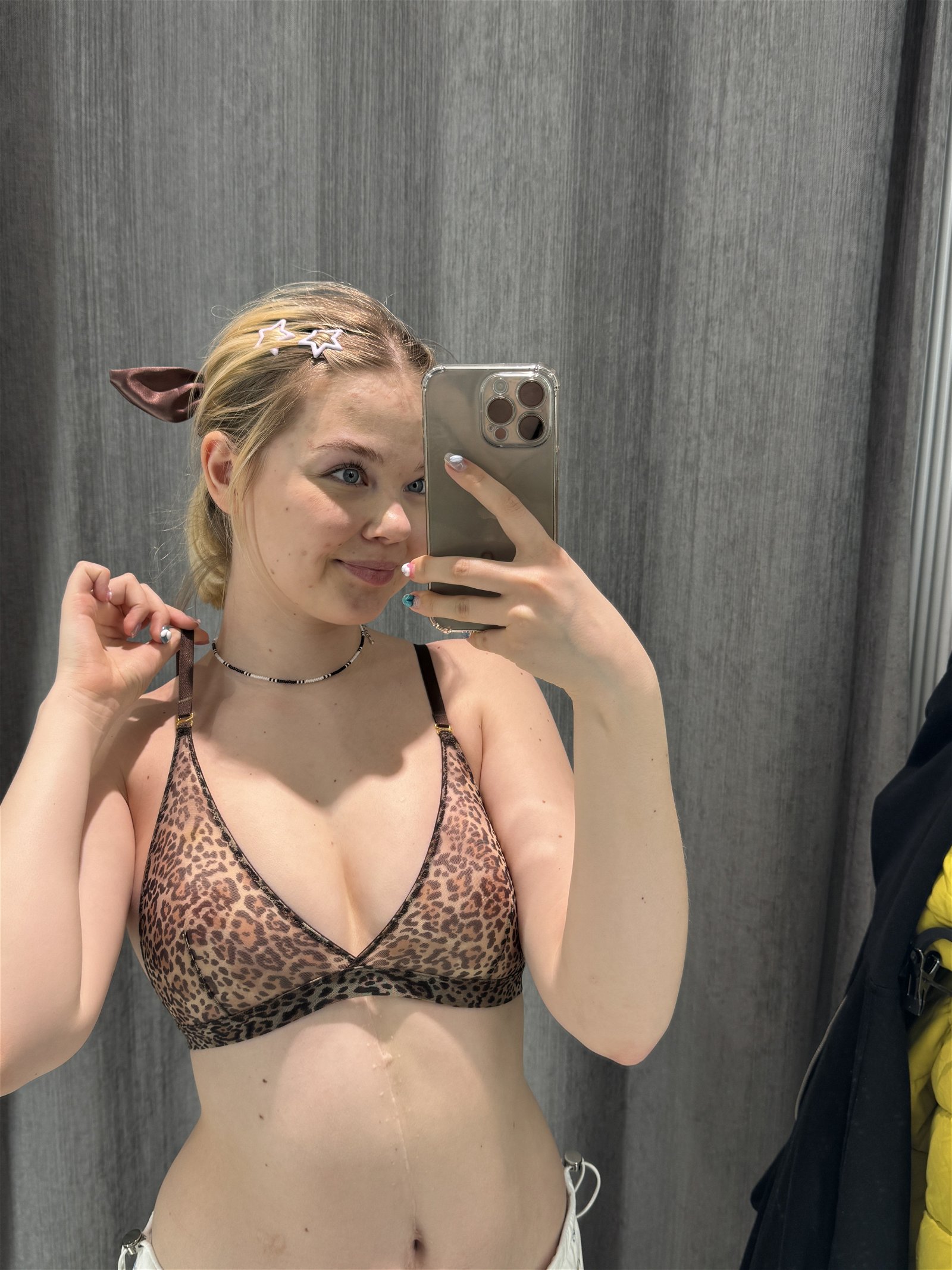 Photo by yummy froggy with the username @Froggy01, who is a star user,  May 14, 2024 at 4:40 AM. The post is about the topic Mirror Selfies and the text says 'which bra is better? 
🔥 - hot leopard 
❤️ - classy black 
⏩ - take them off (click the link)'