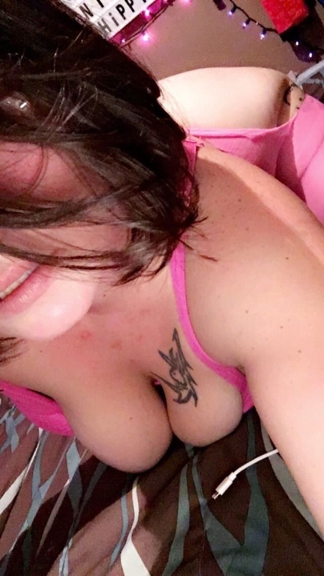 Photo by TheNaughtyHippy with the username @TheNaughtyHippy, who is a star user,  January 18, 2019 at 8:42 PM. The post is about the topic MILF and the text says 'https://onlyfans.com/thenaughtyhippy'