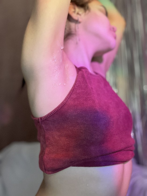 Photo by naughtymolly with the username @naughtymolly, who is a star user,  July 1, 2024 at 3:20 PM. The post is about the topic Amateurs and the text says 'For my naughty armpit lovers'