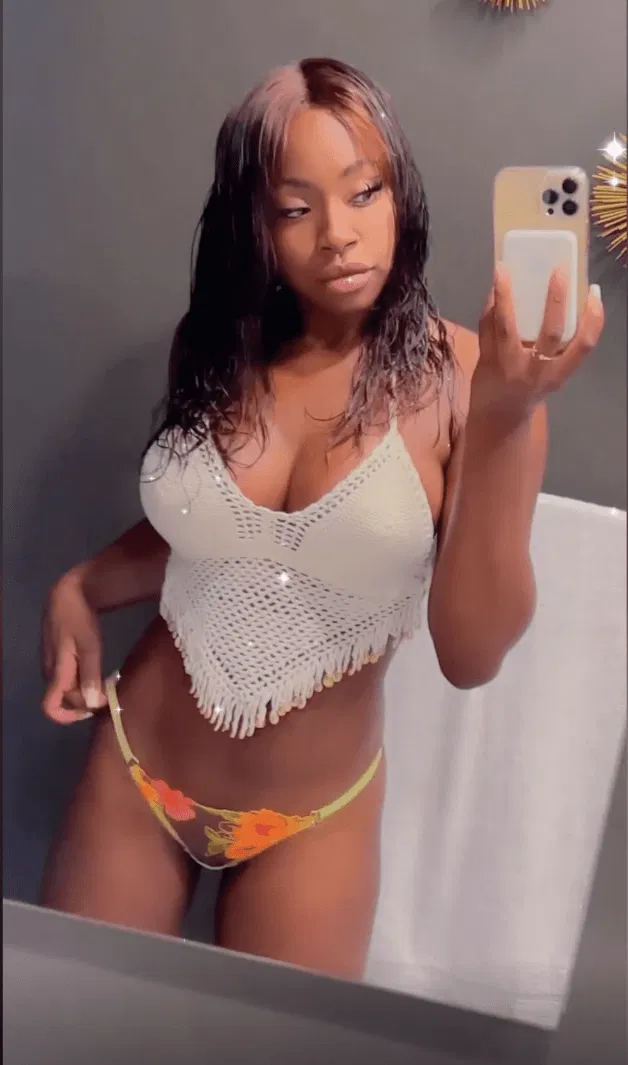 Photo by Amari #1 NAUGHTY ANGEL with the username @amariantics, who is a star user,  July 20, 2024 at 3:10 PM. The post is about the topic Mirror Selfies and the text says 'What does your daydream look like? 😜'