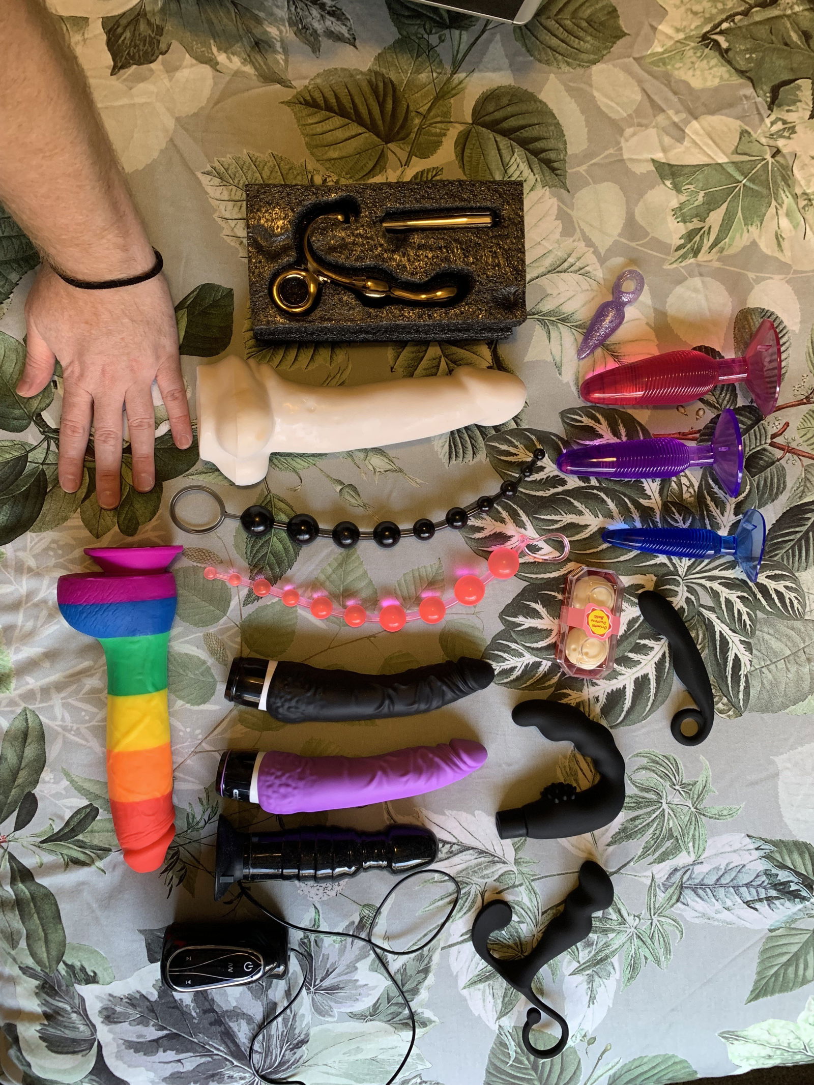 Photo by Lord Mikaelys with the username @LordMikaelys, who is a verified user,  June 22, 2024 at 3:49 PM. The post is about the topic Sex Toys and the text says 'my personal collection! hand for reference.
#gay #bottom #dildo #vibrator #plug #anal #beads #ass #toys'