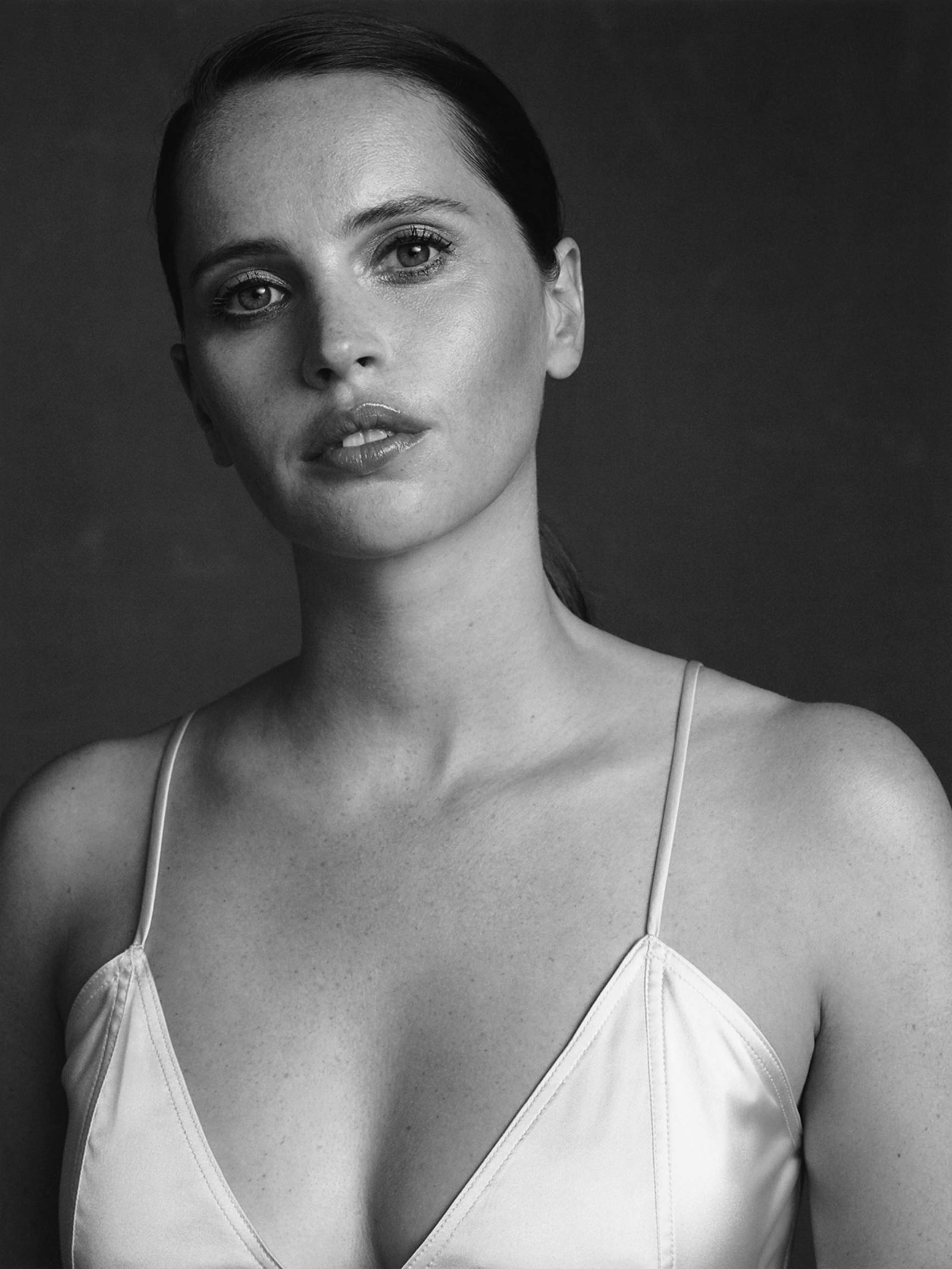 Photo by Nemmy with the username @nerminakulaglic, who is a verified user,  February 1, 2020 at 7:11 PM. The post is about the topic GlamourArtCelebs and the text says 'Felicity Jones #FelicityJones'