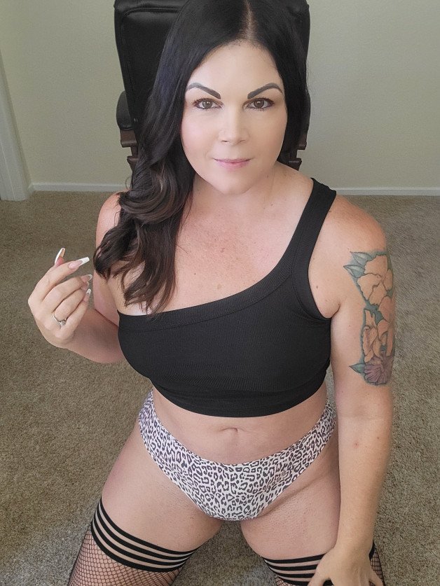 Photo by Hottmom76 with the username @Hottmom76, who is a verified user,  September 12, 2024 at 6:13 PM. The post is about the topic MILF and the text says '40% off my only fans for a limited time! 

https://onlyfans.com/hottmom76'