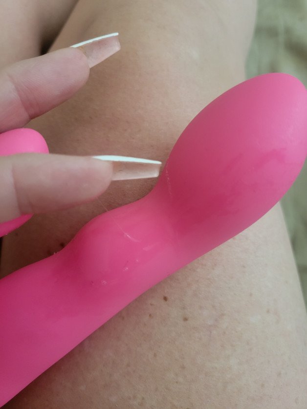 Photo by Hottmom76 with the username @Hottmom76, who is a verified user,  August 4, 2024 at 7:15 AM and the text says 'can you make me cream and squirt with my lush nora toy?'