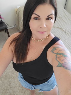 Photo by Hottmom76 with the username @Hottmom76, who is a verified user,  August 6, 2024 at 8:33 PM. The post is about the topic MILF and the text says '💕'